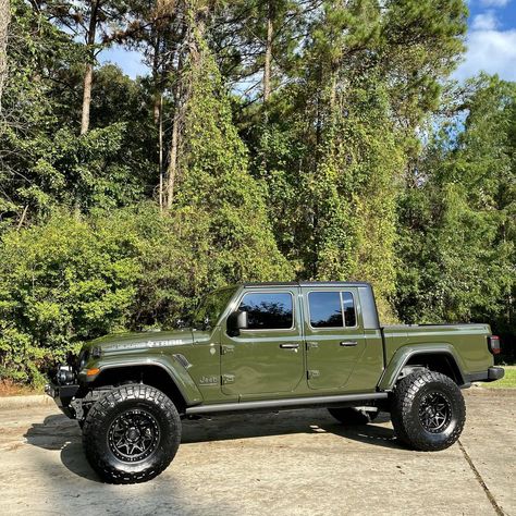 Green Jeep, Lifted Jeep, Physical Appearance, Old Pickup Trucks, Jeep Pickup, Dream Cars Jeep, Vintage Vehicles, Classic Pickup Trucks, Jeep Truck