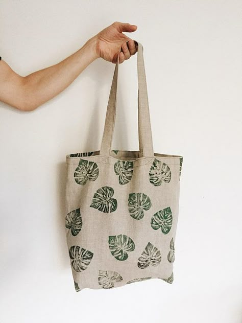 Lino Print Tote Bag, Bag Print Design, Farmers Market Shopping, Canvas Bag Diy, Canvas Bag Design, Linen Tote Bag, Textile Bag, Painted Tote, Eco Friendly Bags