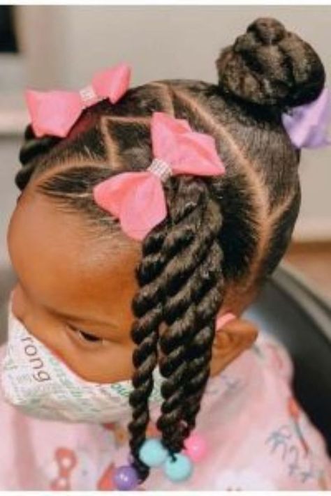 Sleek Bun With Zig-Zag Side Twists Black Girls Hairstyles For Kids, Relatable Girl, Hair Parting, Natural Styles, Black Kids Hairstyles, Hairstyles For Kids, Hair Beads