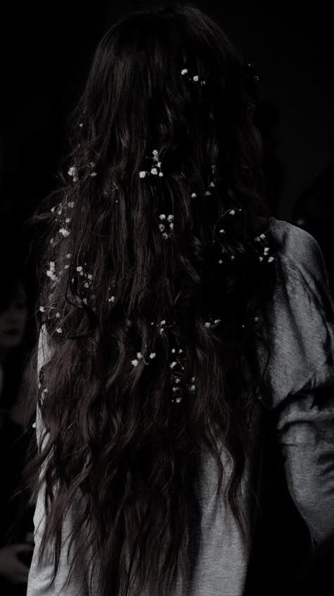 Curly Hair Back View Aesthetic, Long Dark Hair Aesthetic Faceless, Black Hair Fantasy Aesthetic, Fantasy Hairstyles Black Hair, Black Hair Princess Aesthetic, Flowers In Black Hair, Black Haired Princess Aesthetic, Dark Fantasy Hairstyles, Raven Hair Aesthetic