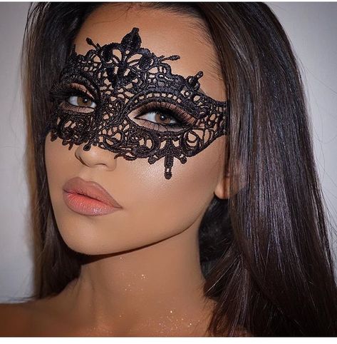 Masquerade Make Up Ideas, Masquerade Ball Makeup Looks, Masquerade Makeup Ideas With Mask, Masquarede Ball Masks, Masquerade Hairstyles With Mask, Maskerad Mask, Mascarade Makeup, Masquerade Ball Makeup, Masquerade Makeup Ideas