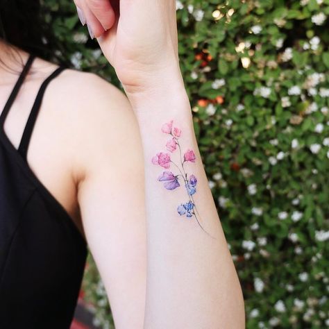 Small Anatomical Heart Tattoo Flower, Delicate Watercolor Tattoo, Colored Fine Line Tattoo, Fine Line Watercolor Tattoo, Pastel Flower Tattoo, Color Floral Tattoo, Sweat Pea Tattoo, Ornaments Tattoo, Flower Wrist Tattoo