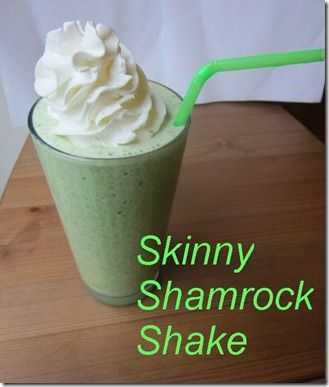 skinny shamrock shake recipe Milk Ice Cubes, Shamrock Shake Recipe, Running Diet, Vanilla Protein Shakes, Shamrock Shake, Protein Powder Recipes, Diet Lifestyle, Vanilla Greek Yogurt, Protein Shake Recipes