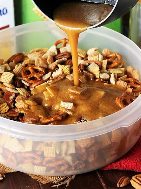 Pouring Brown Sugar Mixture Over Praline Party Mix Image Spicy Chex Mix, Chex Mix Recipes Sweet, Eating Too Much, Chex Mix Recipes, Snack Mixes, Lake Food Ideas Summer, Lake Food Ideas, Food Ideas Summer, Snack Mix Recipes