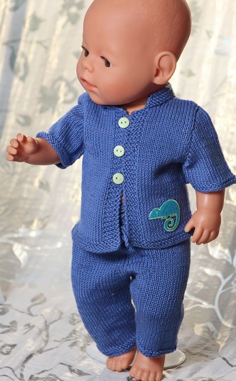 Knitted Doll Cardigan Free Pattern, Baby Doll Clothes Patterns Free Knitted Dresses, 16 Inch Doll Clothes Knitting Patterns Free, Doll Cardigan Knitting Pattern, Baby Clothes Girl, Baby Born Kleidung, Baby Born Clothes, Baby Doll Clothes Patterns Free Knitted Jumpsuits & Rompers, Boy Doll Clothes