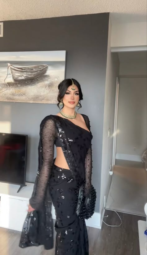 Black Lehenga Look, Lehenga Makeup Look, Bangladeshi Aesthetic, Clg Outfits, Lehenga Makeup, Desi Outfit Ideas, Addy Rae, Back 2 School Outfits, Lehenga Look