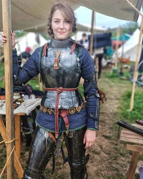 Woman Knight, Women In Armor, Armor Reference, Armor Clothing, Female Armor, Historical Armor, Ren Fair, Female Knight, Knight Armor