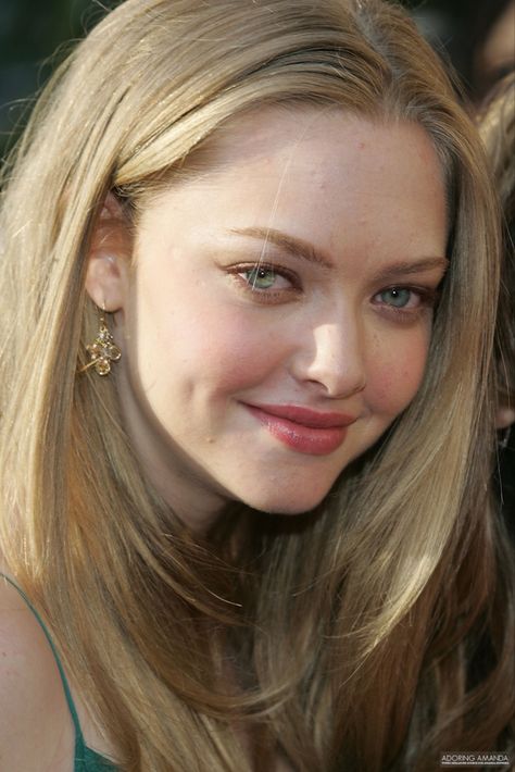 Amanda Seyfried, Blue Eyes, Blonde Hair, A Woman, Blonde, Green, Hair, Blue