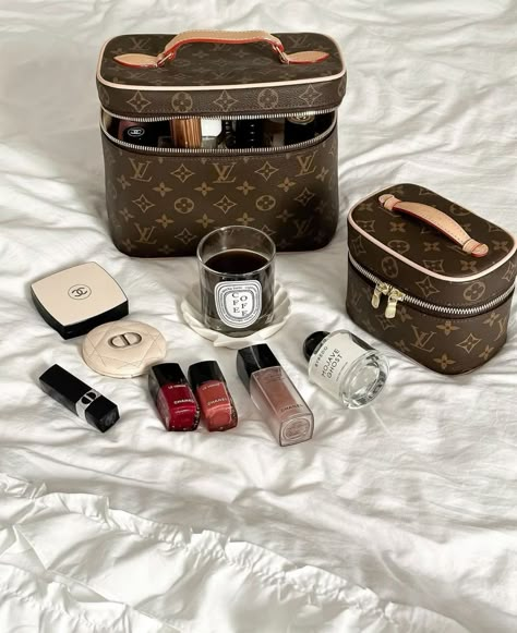 Expensive Wishlist, Louis Vuitton Cosmetic Bag, Luxe Aesthetic, Egg Shell Art, Louis Vuitton Luggage, Luxury Perfumes, Life Planning, Vanity Bag, What In My Bag