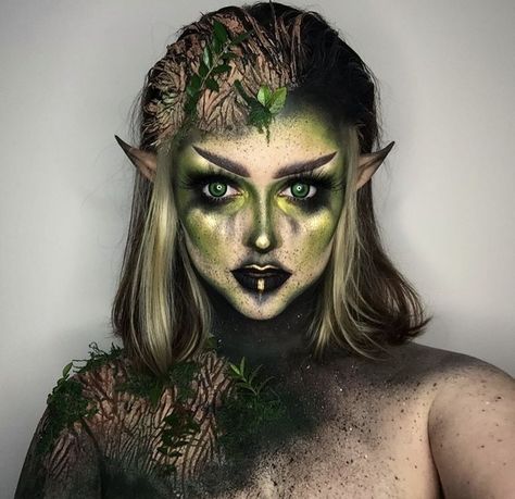 Moss Fairy Makeup, Woodland Nymph Makeup, Beltane Makeup, Earth Makeup Looks, Scary Fairy Makeup, Swamp Makeup, Dark Elf Halloween, Forest Nymph Makeup, Forest Witch Makeup