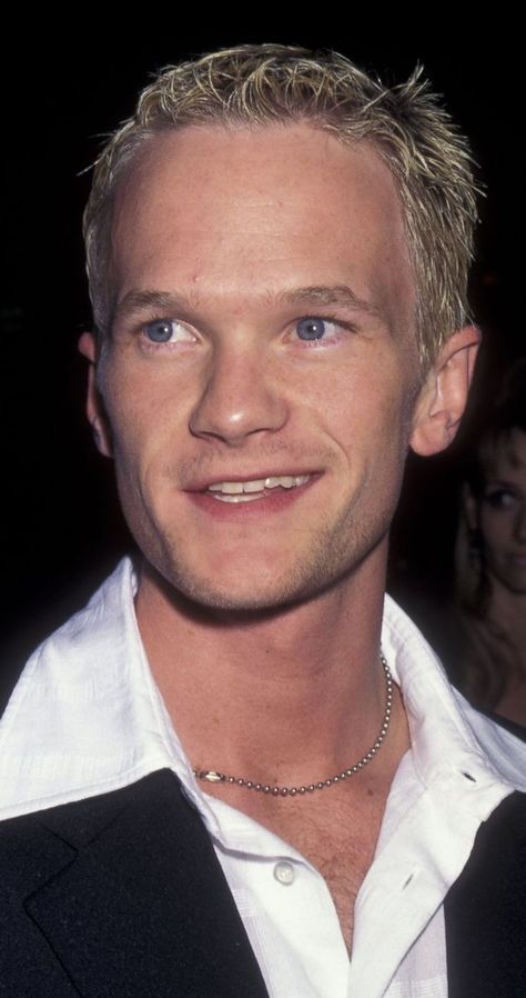 Neil Patrick Harris attends the world premiere of "Starship Troopers" on November 5, 1997 at Mann Village Theater in Westwood, California. How Met Your Mother, Westwood California, Barney Stinson, Neil Patrick, Character Bank, Jason Bateman, Starship Troopers, Neil Patrick Harris, Image Bank