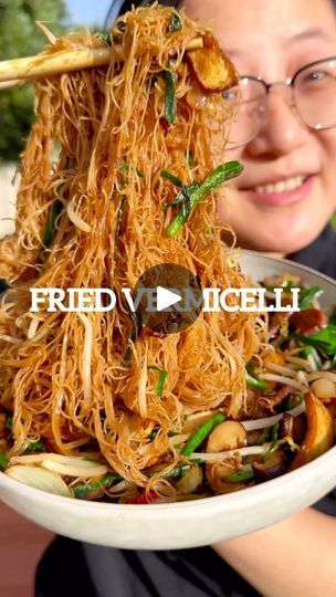 Shiitake Recipes, Stir Fry For One, Noddle Recipes, Vermicelli Recipe, Vegan Asian Food, Birds Eye Chili, Vermicelli Recipes, Smoked Tofu, Meal For One