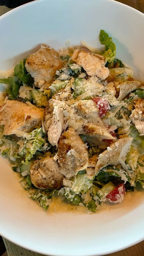 #foodie, #recipes, #cooking, #food inspiration Grilled Chicken Salad Aesthetic, Cesar Salad Aesthetic, Chicken Salad Aesthetic, Caesar Salad Aesthetic, Dressing Rich, Grilled Chicken Caesar, Satisfying Pics, Lunch Aesthetic, Salad Aesthetic