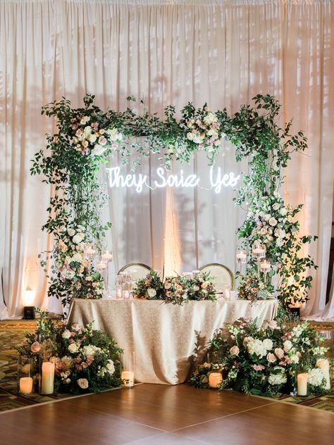 Sweatheart Table, Wedding Reception Head Table, Sweetheart Table Backdrop, Reception Head Table, Wedding Head Table, Head Table Wedding, Sweetheart Table Wedding, Table Place Settings, Scottsdale Wedding