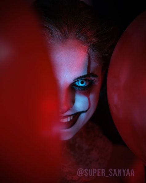 Creepy Halloween Photography, Creepy Halloween Photo Shoot, Horror Film Photoshoot, Penny Wise Photoshoot, Spooky Clown Photoshoot, Creepy Clown Photoshoot, Clown Photoshoot Ideas, Pennywise Photoshoot, Creepy Photoshoot Ideas