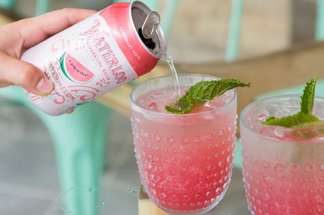 Flavored Water Can Be a Healthy Alternative to Soda — Here Are 10 Brands Dietitians Love | Livestrong.com Sparkling Water Recipes, Soda Replacement, Soda Alternatives, Flavored Waters, Healthy Soda, Sparkling Mineral Water, Flavored Sparkling Water, Healthier Habits, Water Branding