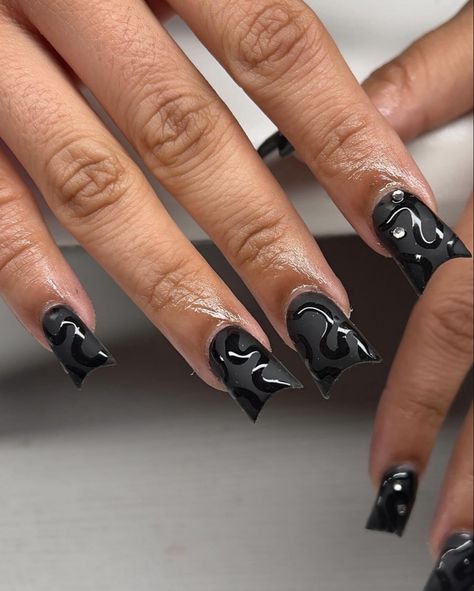 Creative Black Nails, Black Nail Acrylic Designs, Cute Short Black Acrylic Nails, Cute Short Simple Nails, Black Nails Medium Length, Short Black Acrylic Nails Designs, Bad And Boujee Nails Short, Black Duck Nails, Black Square Nails