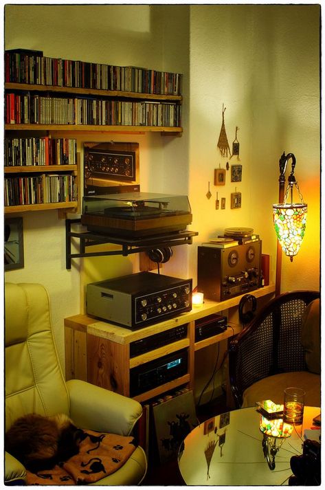 Home Music Rooms, Vinyl Room, Sound Room, Record Room, Multi Room Audio, Listening Room, Audio Room, Vinyl Storage, Redecorate Bedroom