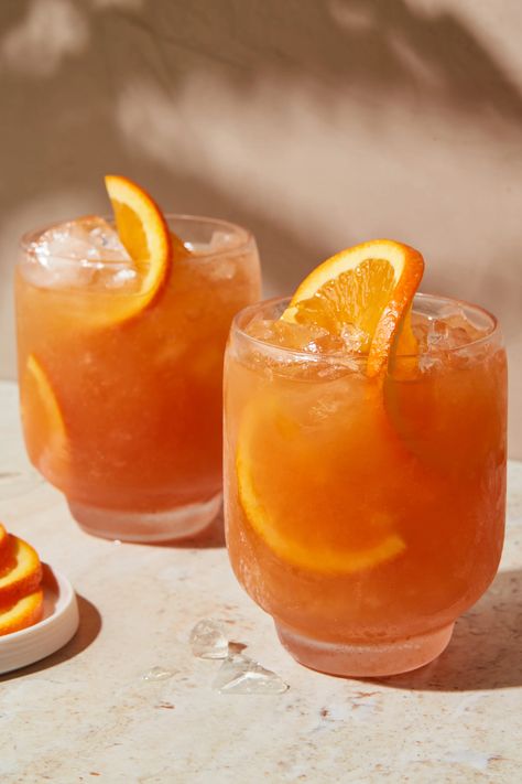 Mai Tai Cocktail Recipes, Popular Drink Recipes, Mai Tai Recipe, Tiki Drinks, Rum Cocktails, Popular Drinks, Rum Drinks, Alcoholic Beverages, Mai Tai