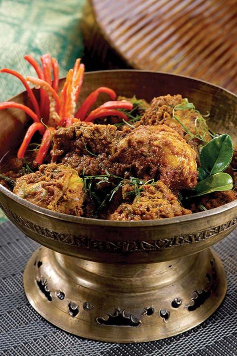 Rendang Recipe, Chicken Rendang, Chef Wan, Rendang Daging, Nyonya Food, Malaysian Recipes, Asian Chicken Recipes, Malay Food, Malaysian Food