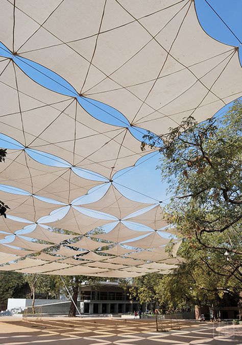 Fabric Shade Outdoor, Fabric In Architecture, Sun Shading Architecture, Cable Architecture, Architectural Canopy, Shading Architecture, Promenade Landscape, Shade Structure Design, Outdoor Covered Area