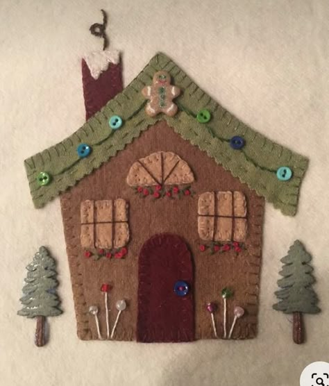 Skeleton Key Crafts, Quilted Pictures, Fall Felt Crafts, House Applique, Fabric Christmas Cards, Christmas Applique Designs, Dainty Designs, Felting Crafts, Diy Felt Christmas Ornaments