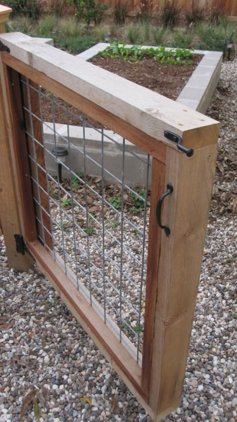 Diy Garden Fence, Dog Run, Gates And Fences, Gates Design, Gate Ideas, Front Yard Fence, Fencing Ideas, Dog Fence, Backyard Fences