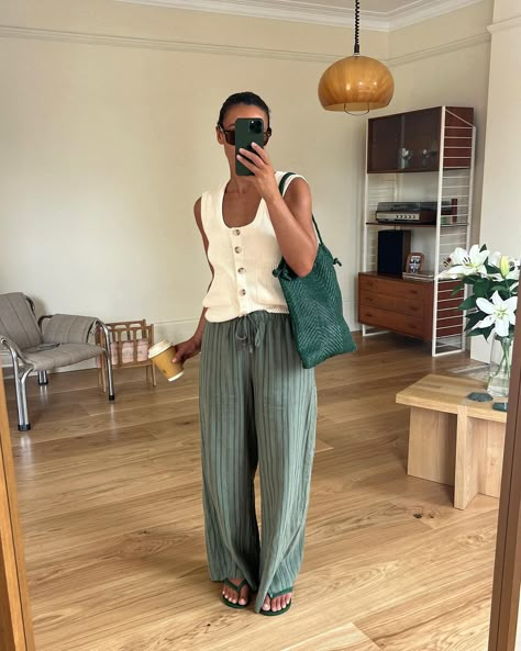 10 Cold Summer Outfit Ideas for When The Weather is Chilly | Who What Wear UK Cold Summer Outfit, Linen Pants Outfit, Spring Fits, Sweater Vest Women, Outfits To Wear, Spring Summer 2024, Summer 24, Mom Outfits, Summer Fits