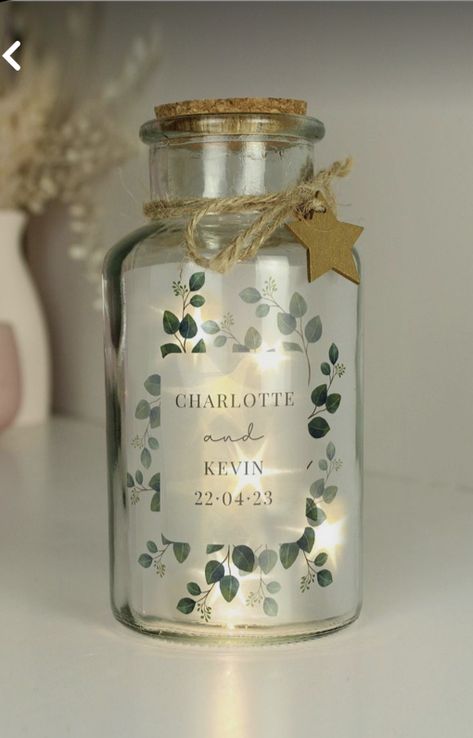 Holly Wedding, Church Gifts, Daisy Wedding, Mason Jar Gifts, Eucalyptus Wedding, Diy Wedding Flowers, Cute Wedding Ideas, Christmas Trends, Wedding Tables