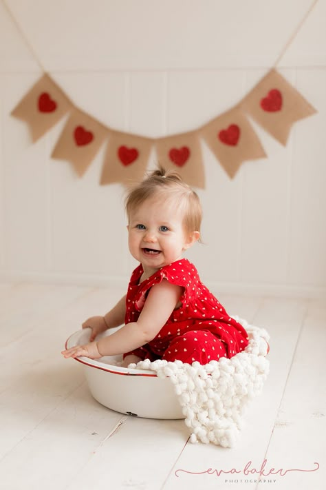 Valentines Day Mini Session Ideas Indoor, Valentines Mini Session Ideas, Valentines Mini Session, Valentines Photos, Baby Valentines Photoshoot, Valentines Minis Studio, Valentines Day Minis Photography, Valentine’s Day Mini Session, Valentines Day Mini Session Outdoors