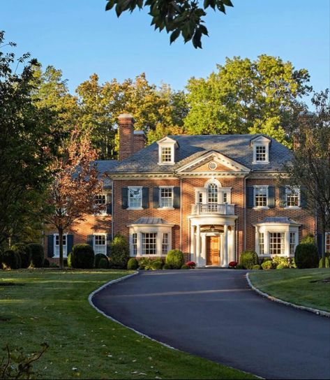 Houses In Virginia, Houses Aesthetic Exterior, Old Money Mansion Exterior, Brick House Aesthetic, Old Money House Exterior, Rural Mansion, House With Lots Of Windows, Old Money Homes, French Style House