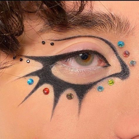 Dog Liner Makeup, Elaborate Eye Makeup, Neon Punk Outfits, Maximalist Makeup Looks, Pop Makeup Looks, Pastel Clown Makeup, Funky Makeup Creative, Cool Makeup Looks Creative, Weird Makeup Looks