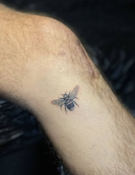 My bees knees tattoo by Mark Ostein at NOIA Berlin. : tattoos Bees Tattoo Ideas, Tattoo Sleeve Fillers, Bees Knees Tattoo, Knees Tattoo, Bees Tattoo, Most Painful Tattoo, Cool Tattoo Designs, Knee Tattoos, Tattoo Sleeve Filler