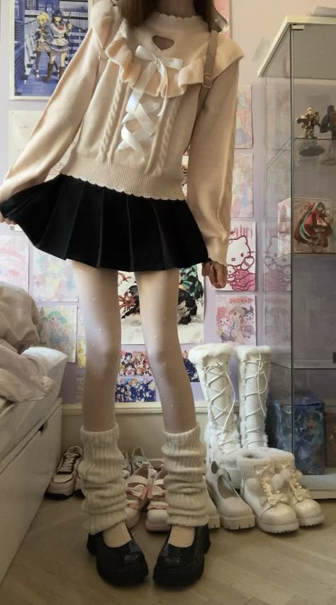 Kawaii Dark Academia, Cute Clothes Japanese, Japanese Clothes Aesthetic, Outfit Ideas Cutecore, J Fashion Outfits, Dark Kawaii Outfits, Cute Japanese Outfits, Jojifuku Outfit, Cute Core Outfits