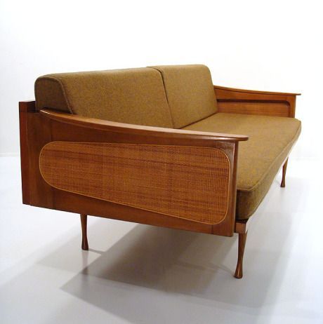 Danish Modern Sofa, Mid Century Modern Couch, Wooden Couch, Mid Century Modern Living, Modern Couch, Deco Retro, Plywood Furniture, Mid Century Modern Decor, Retro Furniture