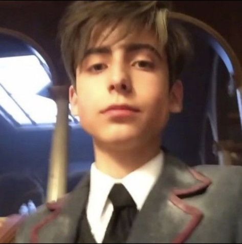 Umbrella Academy Cast, Umbrella Academy Five, Five Hargreaves, Cinco Hargreeves, Aiden Gallagher, Perfect Guy, Five Hargreeves, Number Five, Aidan Gallagher