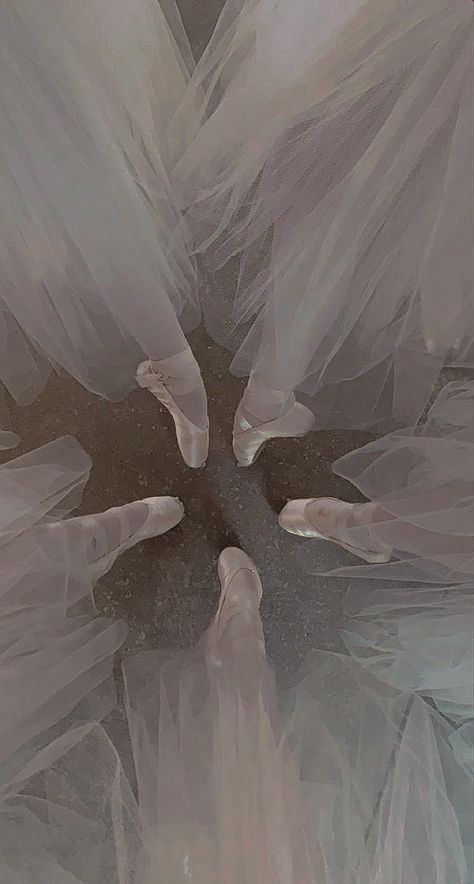 Ballerina Wallpaper, Ballet Wallpaper, Ballerina Aesthetic, Dance Wallpaper, Dance Aesthetic, Billy Elliot, Ballet Aesthetic, Dance Dreams, Ballet Girl