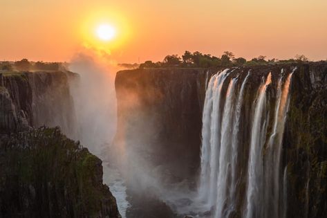 Victoria Falls Zambia, Places In Barcelona, Place Photography, Botswana Safari, Tourism In India, Travel Quiz, Zambezi River, Next Luxury, Ayurveda Yoga