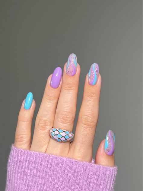 #nails #nailart #naildesign #summernails #prettynails #cutenails #bluenails #purplenails #glitternails #sparklenails #springnails #almondnails #confetti #summer #stylishnails #jewelry Purple And Pink Nails, Light Purple Nails, Water Color Nails, Lilac Nails, Spring Nail Designs, Festival Nails, Pastel Nails, Spring Nail, Gel Nail Designs