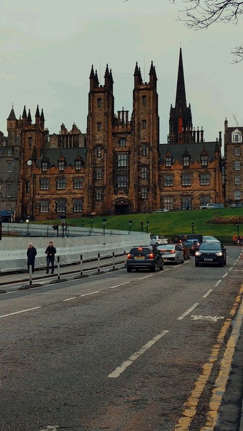 University Of Edinburgh Campus, The University Of Edinburgh, Uni Of Edinburgh, University Of Edinburgh Aesthetic, Edinburgh University Aesthetic, Uni Manifestation, University Edinburgh, Edinburgh Aesthetic, Scotland Aesthetic