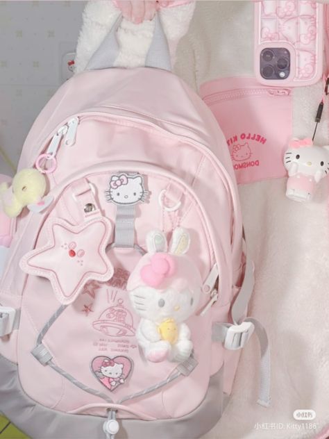 Pink Backpack Aesthetic, Mochila Kpop, Sanrio Backpack, Hello Kitty School, Backpack Aesthetic, Pink Academia, Cute School Bags, Stylish School Bags, Cute School Stationary