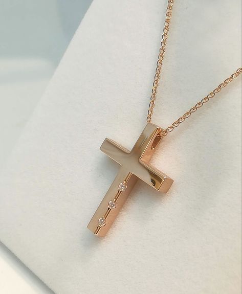 Cross Accessories, Tiny Cross Necklace, Cross Jewelry Necklace, Mens Cross Necklace, Pretty Jewelry Necklaces, Girl Baptism, Gold Jewelry Simple Necklace, Catholic Jewelry, Gold Cross Necklace