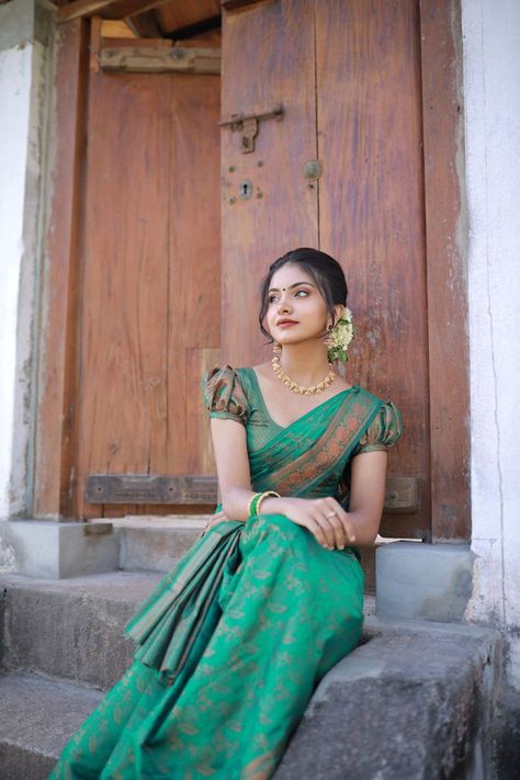 Puff Sleeve Blouse Silk Saree, Puffer Blouse For Saree, Puff Sleeve Blouse Indian Saree Silk, Blouse Designs Small Sleeves, Green Puff Blouse Designs, Green With Blue Silk Saree Blouse Design, Traditional Puff Sleeve Blouse, Silk Saree Blouse Designs Puff Sleeves, Puff Sleeve Blouse Back Neck Designs