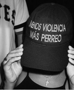 menos violencia mas perreo ✨ Reggaeton Aesthetic Playlist Cover, Playlist Covers For Spanish Music, Latino Playlist Cover, Reggaeton Playlist Cover, Latin Playlist Cover, Nightclubs Aesthetic, Spanish Playlist Cover, Mexican Music Playlist Cover, Spotify Playlist Covers Mexican