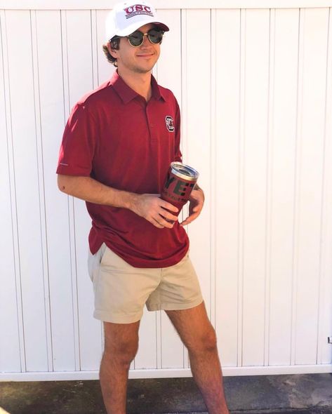 Men Outfits Preppy, Mens Tailgate Outfit, Preppy College Outfits Guys, Gameday Outfit Men, Mens Football Game Outfit, Frat Party Outfit Men, Frat Guy Outfits, Preppy Guy Outfits, Frat Boy Style