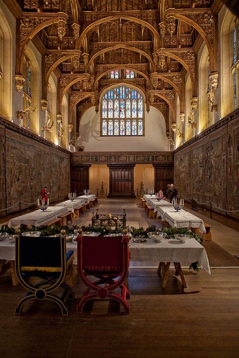 Tudor Era, Castles Interior, Tudor History, Hampton Court Palace, Great Hall, English History, The Tudor, Stately Home, British History