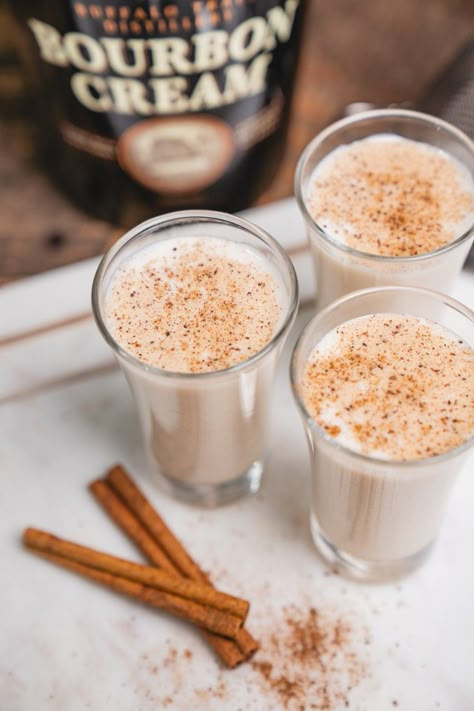 Bourbon Cream Cinnamon Latte shot image - medium Bourbon Cream Drink Recipes, Buffalo Trace Bourbon Cream Recipes, Bourbon Cream Recipes, Bourbon Cream Drinks, Bourbon Cream Cocktail, Tiramisu Shots, Italian Christmas Party, Bourbon Drinks Recipes, Buffalo Trace Bourbon