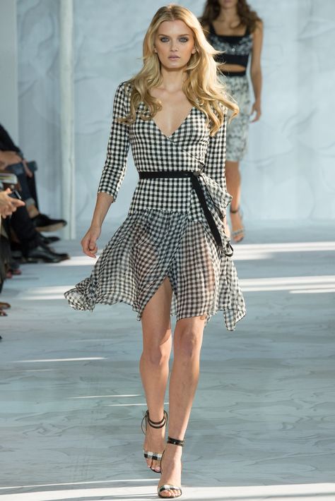 Fashion Week Nyc, Lily Donaldson, Black And White Outfit, Mode Tips, Checkered Dress, Vogue Australia, Looks Chic, 2015 Fashion, Spring Summer 2015