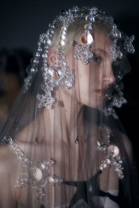 Susan Fang, Sleeping Beauty 1959, Swarovski Pendant, Kinds Of Music, Beauty And The Beast, Shanghai, Runway Fashion, Vestidos De Novia, Headpiece