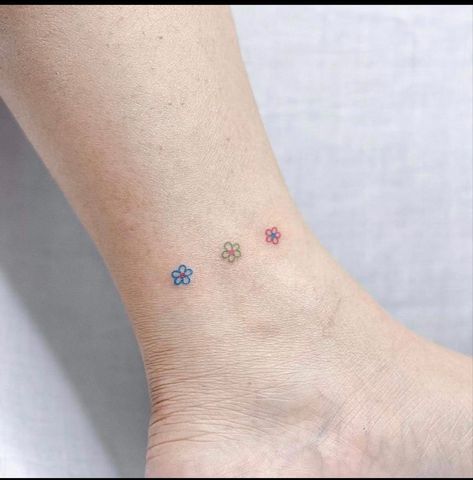 Small Color Flower Tattoo Simple, Color Dainty Tattoos, Colored Simple Tattoos, Tiny Colour Tattoo, Small Flower Tattoo Color, Small Colour Flower Tattoo, Small Colorful Flower Tattoos For Women, Cmyk Tattoo, Small Color Floral Tattoo